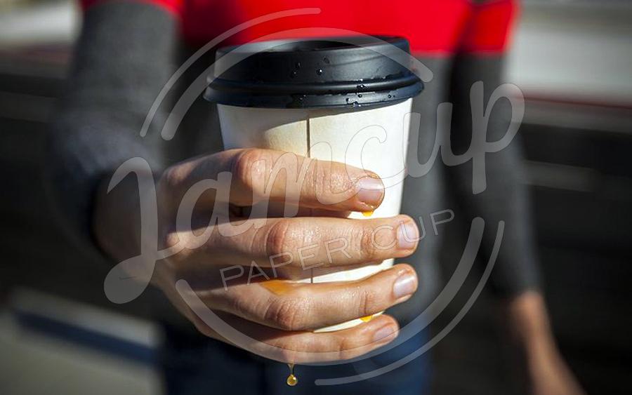 نشتی آب و مایعات لیوان کاغذی نشتی آب و مایعات لیوان کاغذی