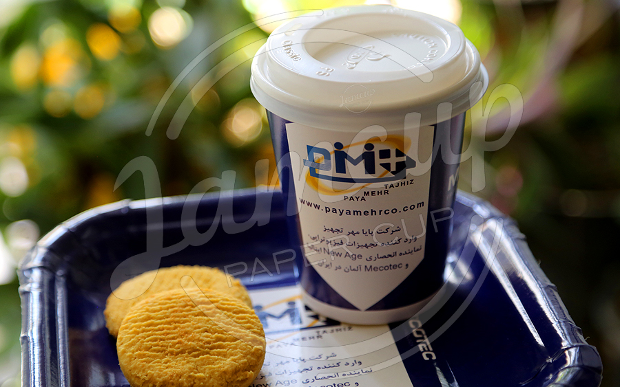 لیوان کاغذی درب دار